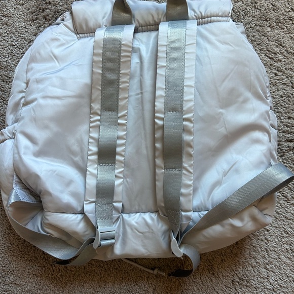 Blogilates mini blue haze backpack - Picture 2 of 6